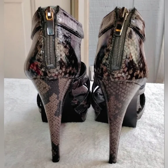 Nine West Snake Skin Pumps - Picture 4 of 12